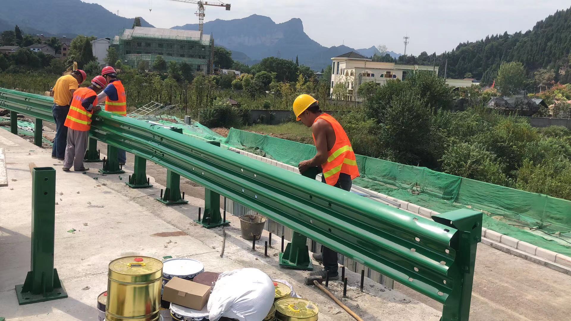 青白江区高速公路波形护栏热镀锌波形护栏 - 推荐